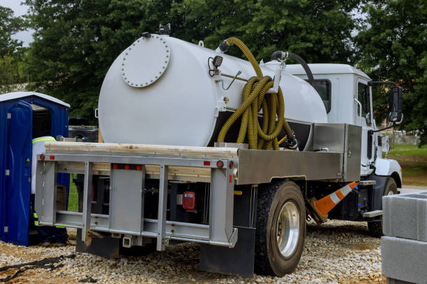 Best Portable restroom trailer rental  in Blountsville, AL